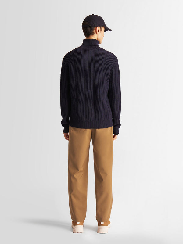 PULL ARISTOTE