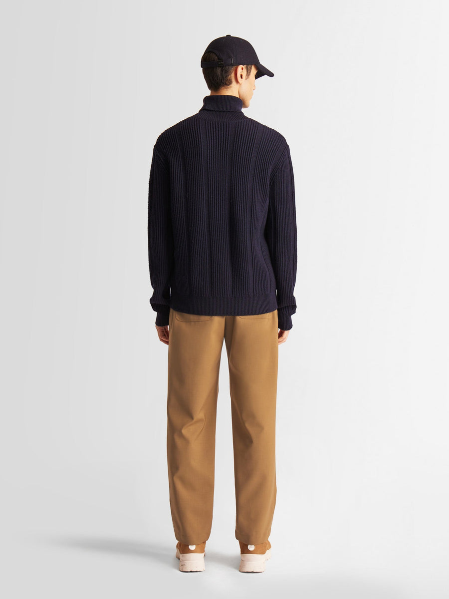 PULL ARISTOTE