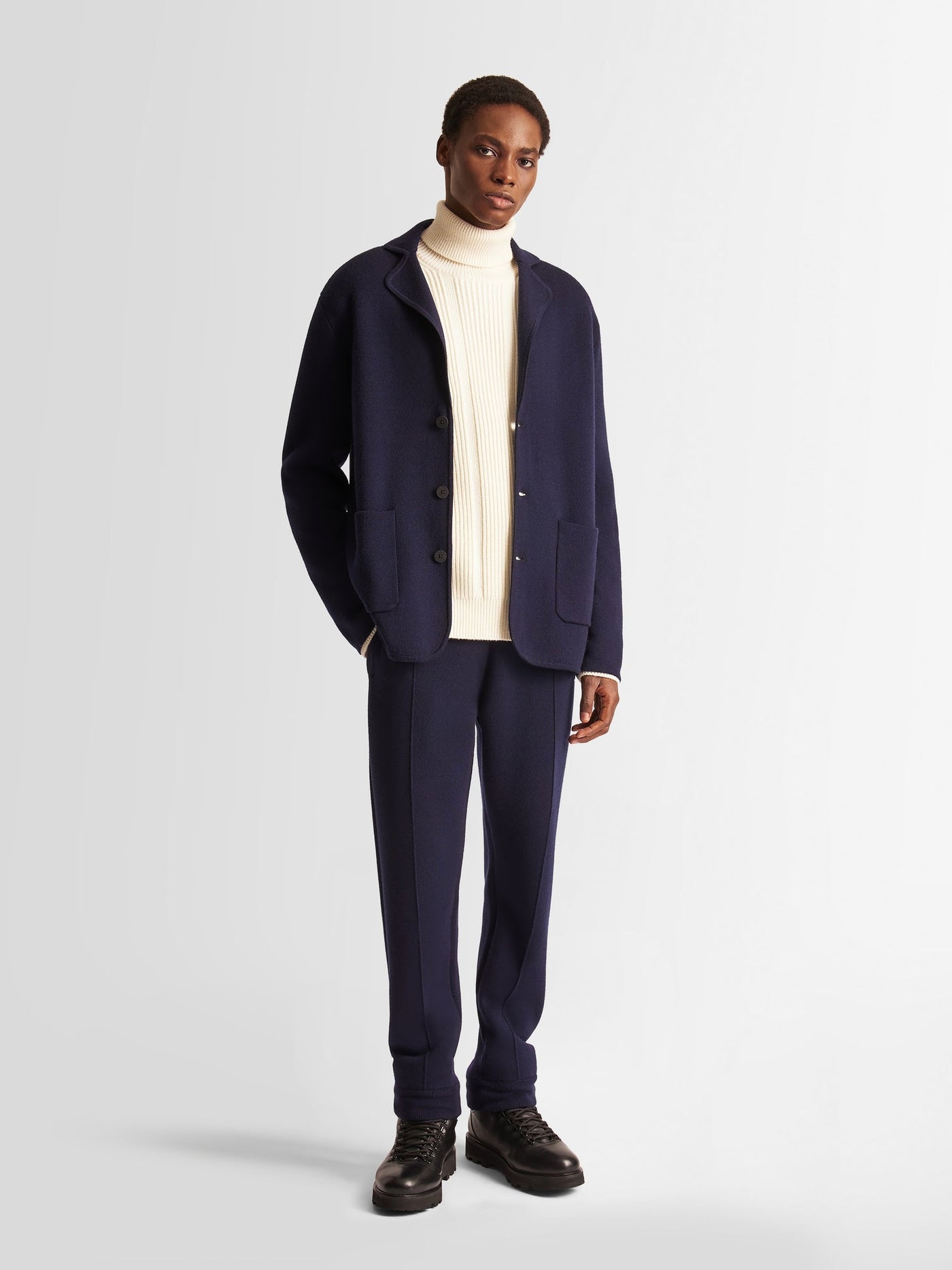 AMBROISE VEST